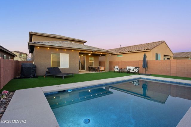 11288 S Weismann Drive, Vail, AZ 85641