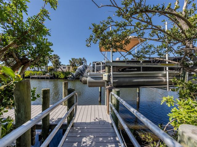 809 GARLAND AVENUE, Nokomis, FL 34275