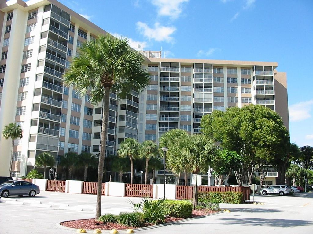 10777 W Sample Rd 402, Coral Springs, FL 33065