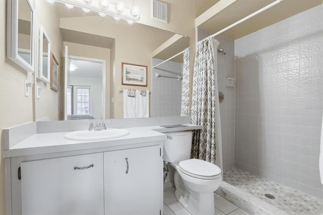 2101 FOX CHASE BOULEVARD 204, Palm Harbor, FL 34683