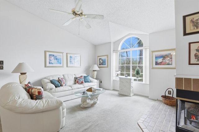 2101 FOX CHASE BOULEVARD 204, Palm Harbor, FL 34683