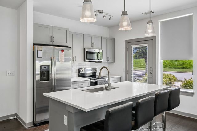 1638 54th Ave N Apt 101, Nashville, TN 37209