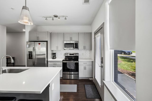 1638 54th Ave N Apt 101, Nashville, TN 37209