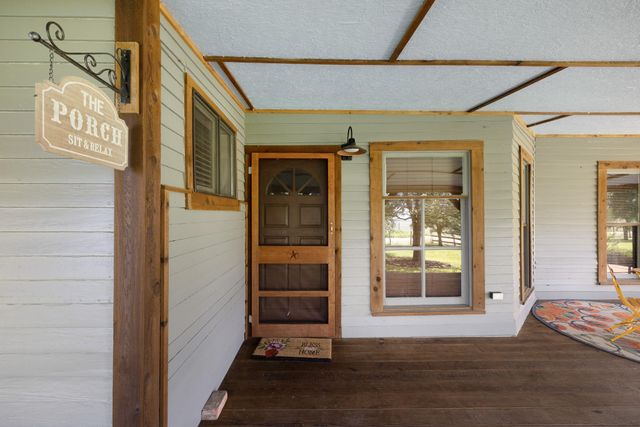 1195 County Road 161, Rock Island, TX 77470