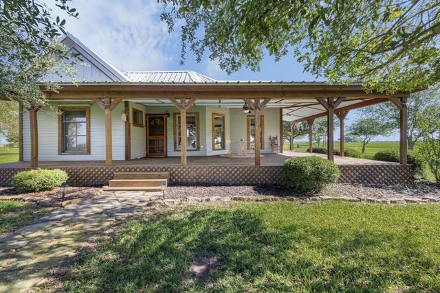 1195 County Road 161, Rock Island, TX 77470