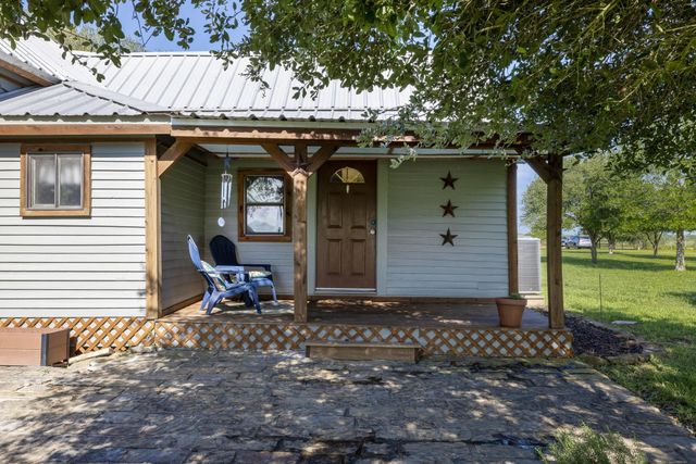 1195 County Road 161, Rock Island, TX 77470