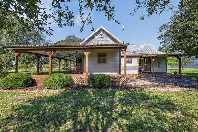 1195 County Road 161, Rock Island, TX 77470