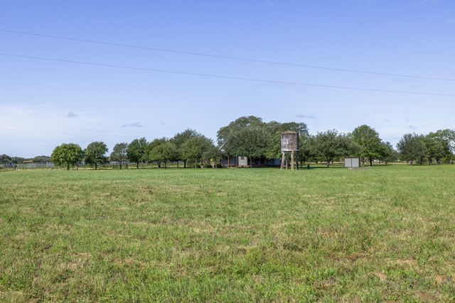 1195 County Road 161, Rock Island, TX 77470