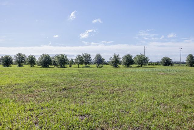 1195 County Road 161, Rock Island, TX 77470