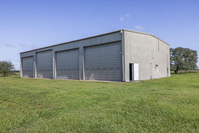1195 County Road 161, Rock Island, TX 77470
