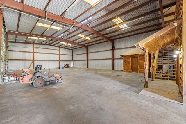 1195 County Road 161, Rock Island, TX 77470