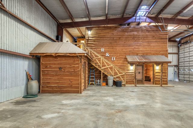 1195 County Road 161, Rock Island, TX 77470