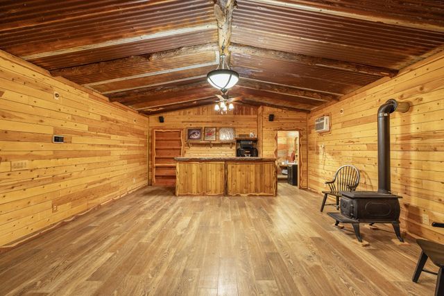 1195 County Road 161, Rock Island, TX 77470