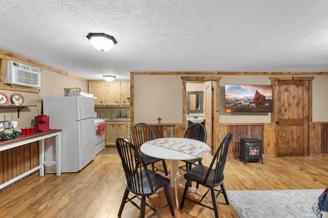 1195 County Road 161, Rock Island, TX 77470