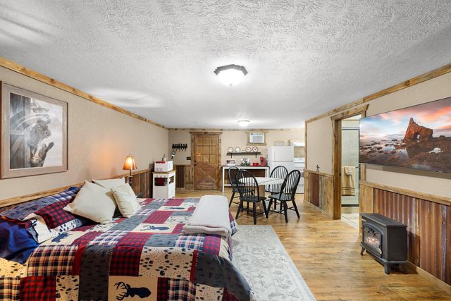 1195 County Road 161, Rock Island, TX 77470