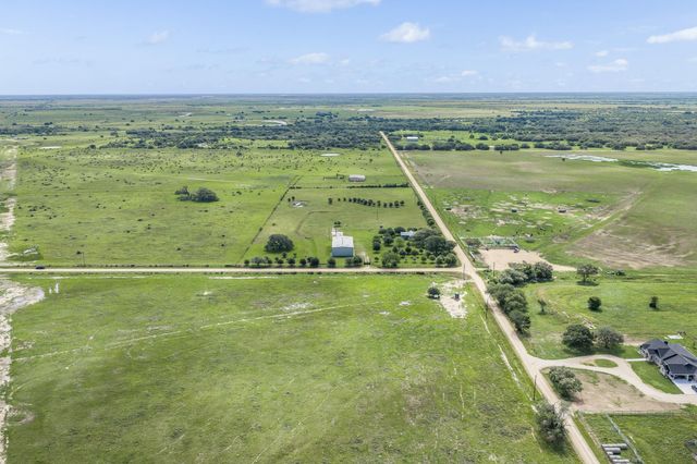 1195 County Road 161, Rock Island, TX 77470