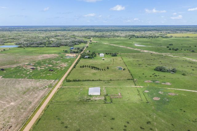 1195 County Road 161, Rock Island, TX 77470