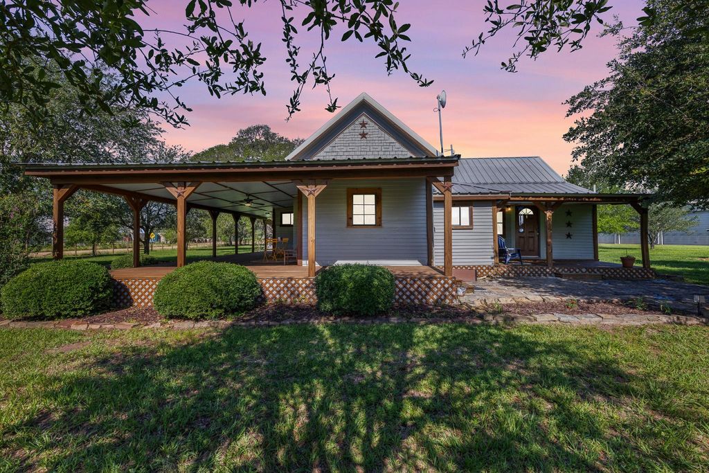 1195 County Road 161, Rock Island, TX 77470