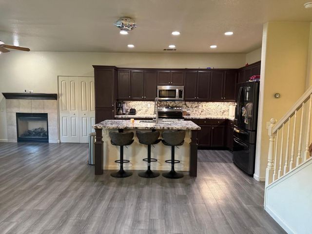 4185 Pathway Ln, Turlock, CA 95382