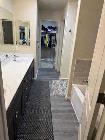 4185 Pathway Ln, Turlock, CA 95382