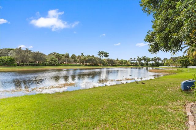 942 Windward Way, Weston, FL 33327