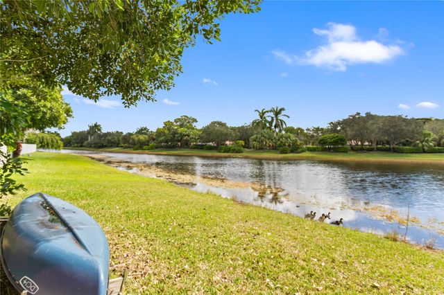 942 Windward Way, Weston, FL 33327