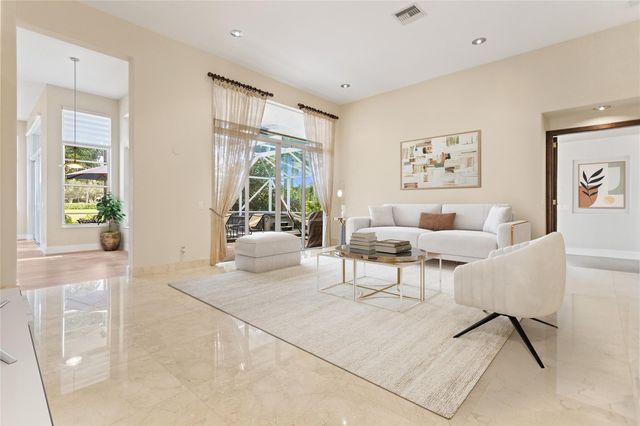 942 Windward Way, Weston, FL 33327