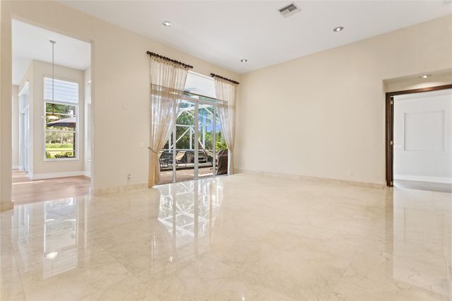 942 Windward Way, Weston, FL 33327