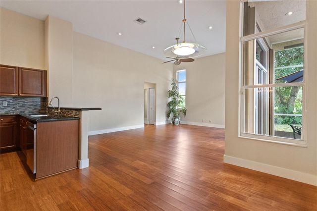 942 Windward Way, Weston, FL 33327