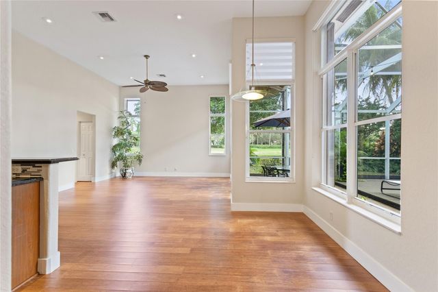 942 Windward Way, Weston, FL 33327