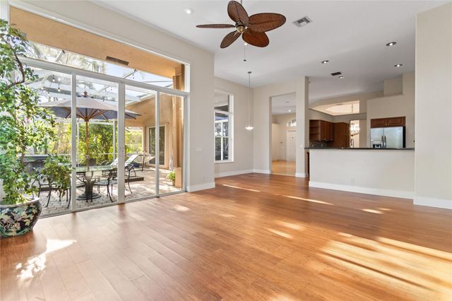 942 Windward Way, Weston, FL 33327