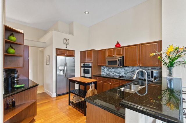 942 Windward Way, Weston, FL 33327