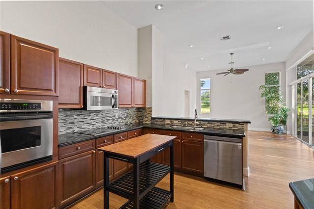 942 Windward Way, Weston, FL 33327