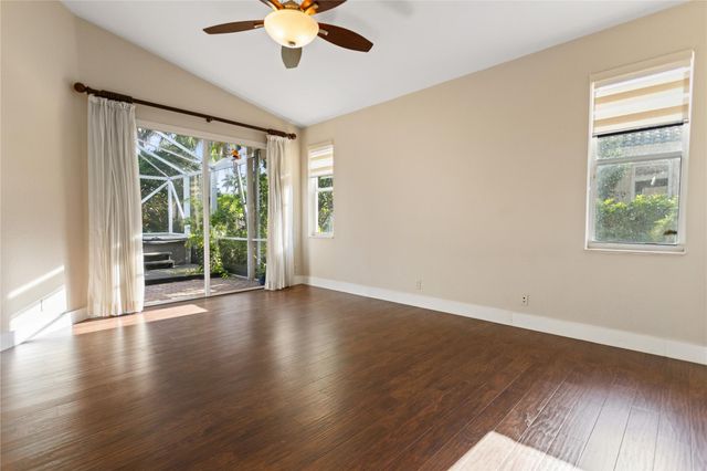 942 Windward Way, Weston, FL 33327