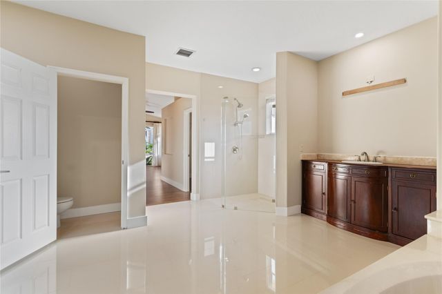 942 Windward Way, Weston, FL 33327