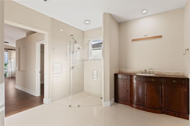 942 Windward Way, Weston, FL 33327