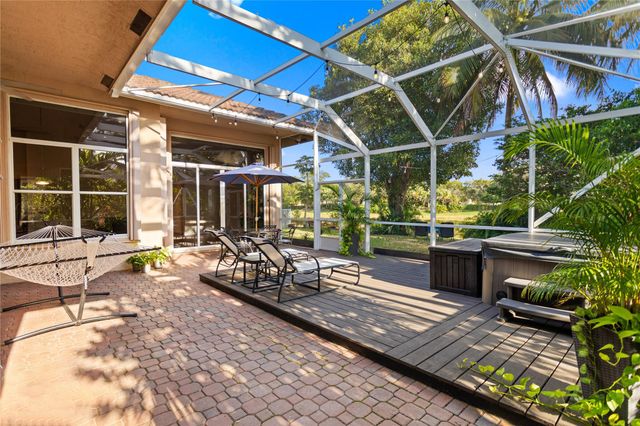 942 Windward Way, Weston, FL 33327