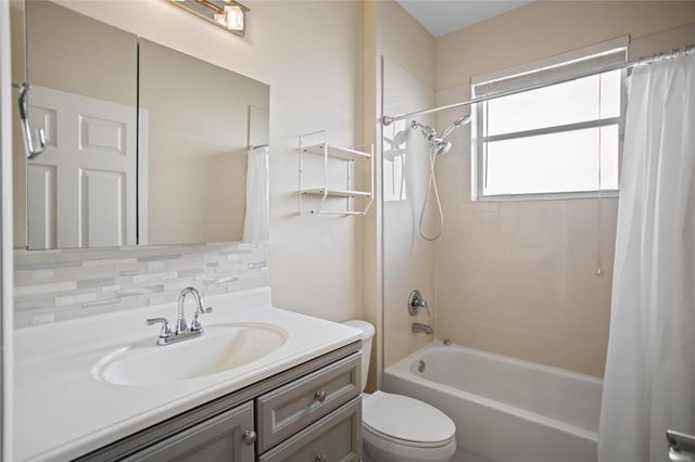 942 Windward Way, Weston, FL 33327