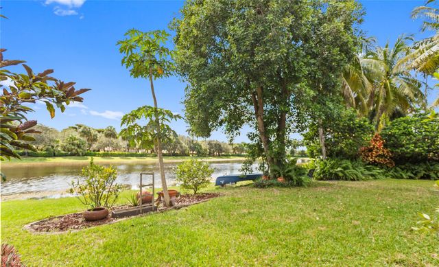 942 Windward Way, Weston, FL 33327