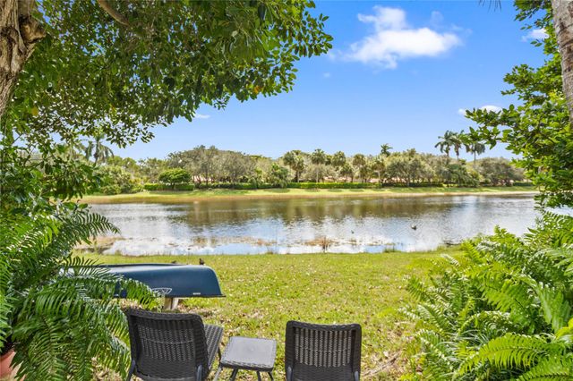 942 Windward Way, Weston, FL 33327