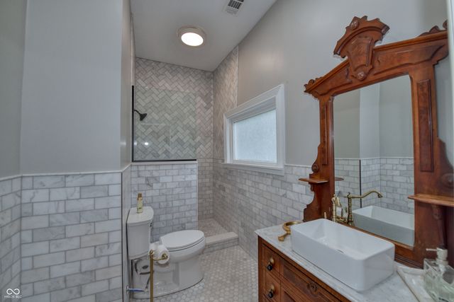 325 W Main Street, Greenfield, IN 46140