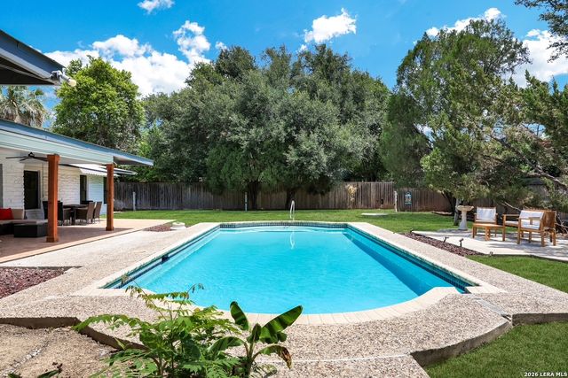 204 Gardenview, Castle Hills, TX 78213