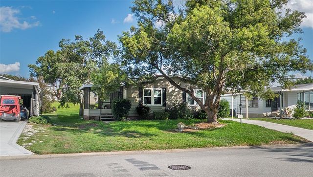 1725 HILTON HEAD BOULEVARD, Lady Lake, FL 32159