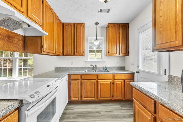 2088 Old US Highway 231 ., Wetumpka, AL 36092