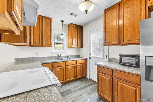 2088 Old US Highway 231 ., Wetumpka, AL 36092