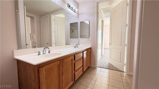 38 East Serene Avenue 237, Las Vegas, NV 89123