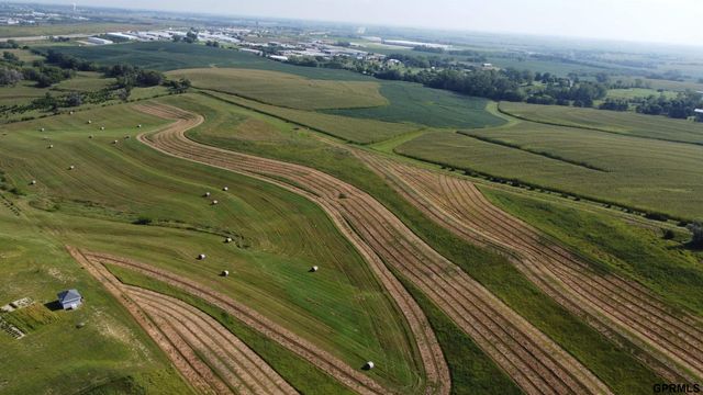 16050 S 222 Plaza, Gretna, NE 68028