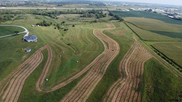 16050 S 222 Plaza, Gretna, NE 68028