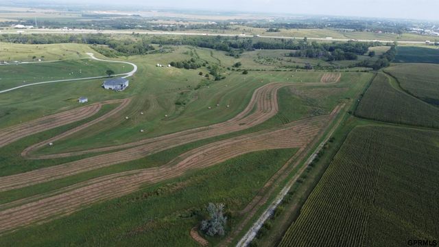 16050 S 222 Plaza, Gretna, NE 68028