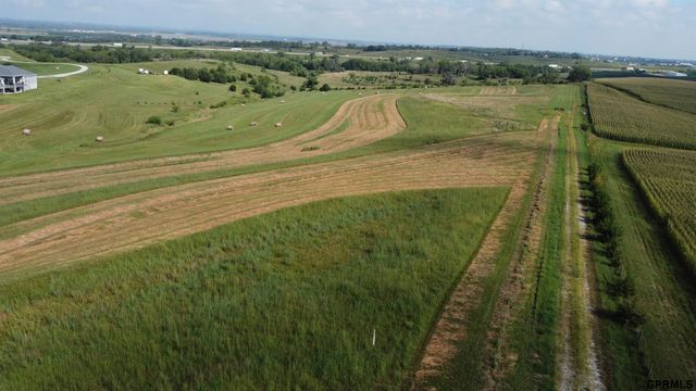 16050 S 222 Plaza, Gretna, NE 68028